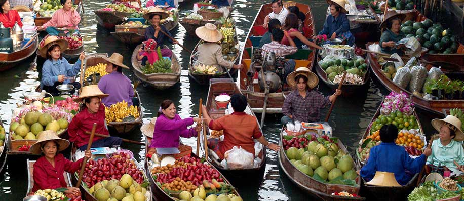 El mercado flotante de Bangkok, Tailandia